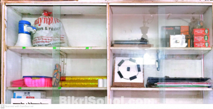 অটবির ৪ সারীর গ্লাসের তাক